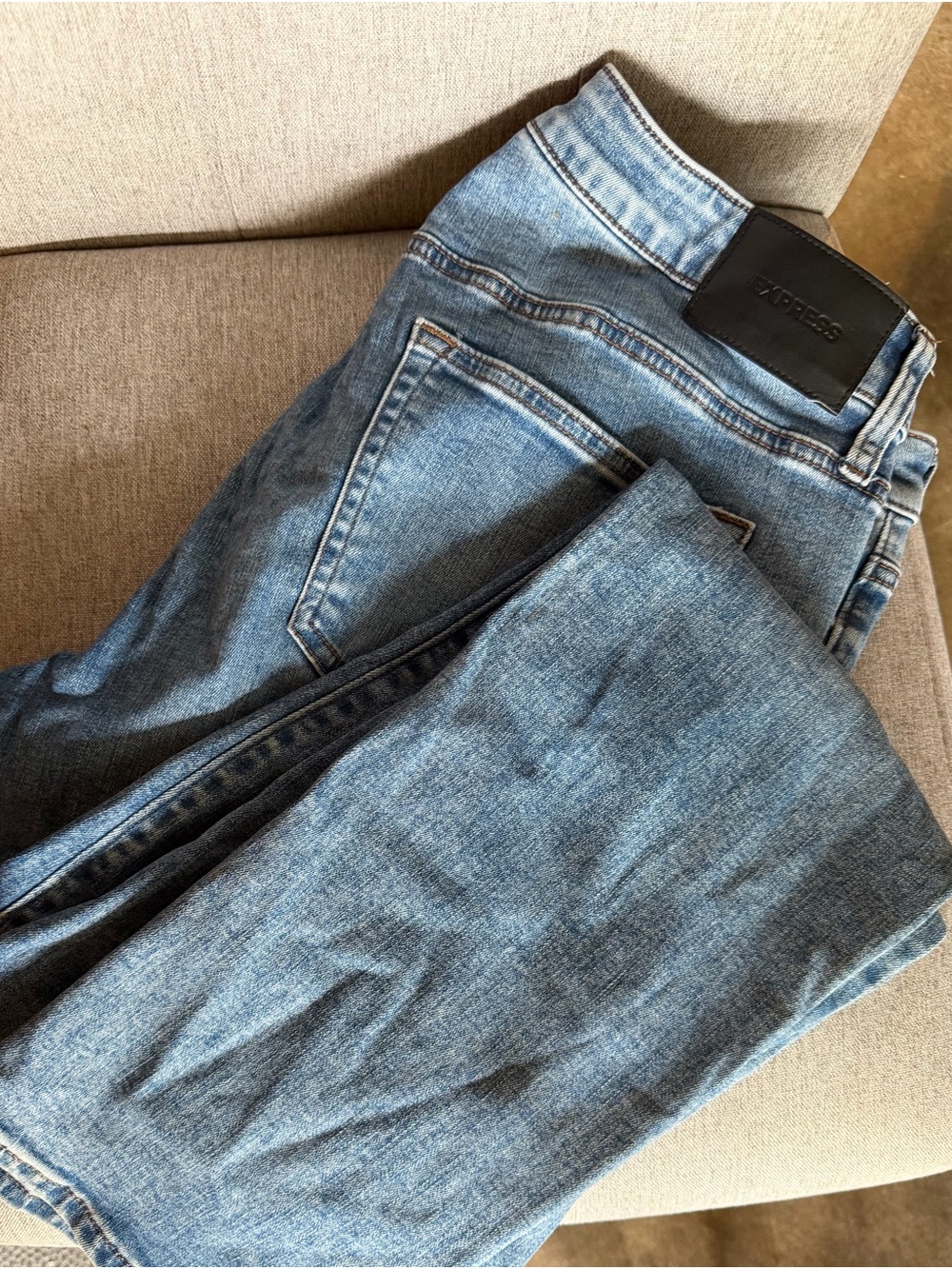 Express Men’s Medium Blue Straight Jeans